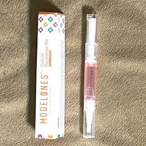 Model ones- Curial revitalizer oil